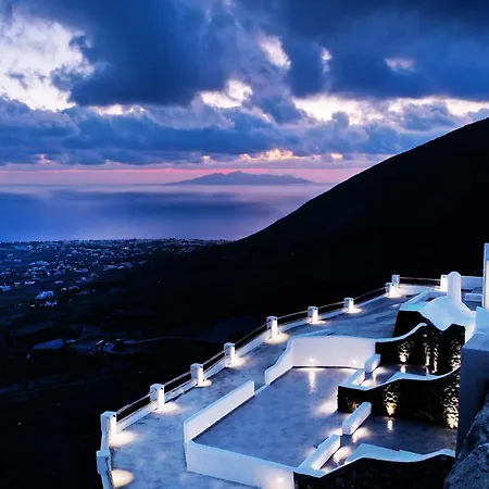 San Martino Cave * Pýrgos